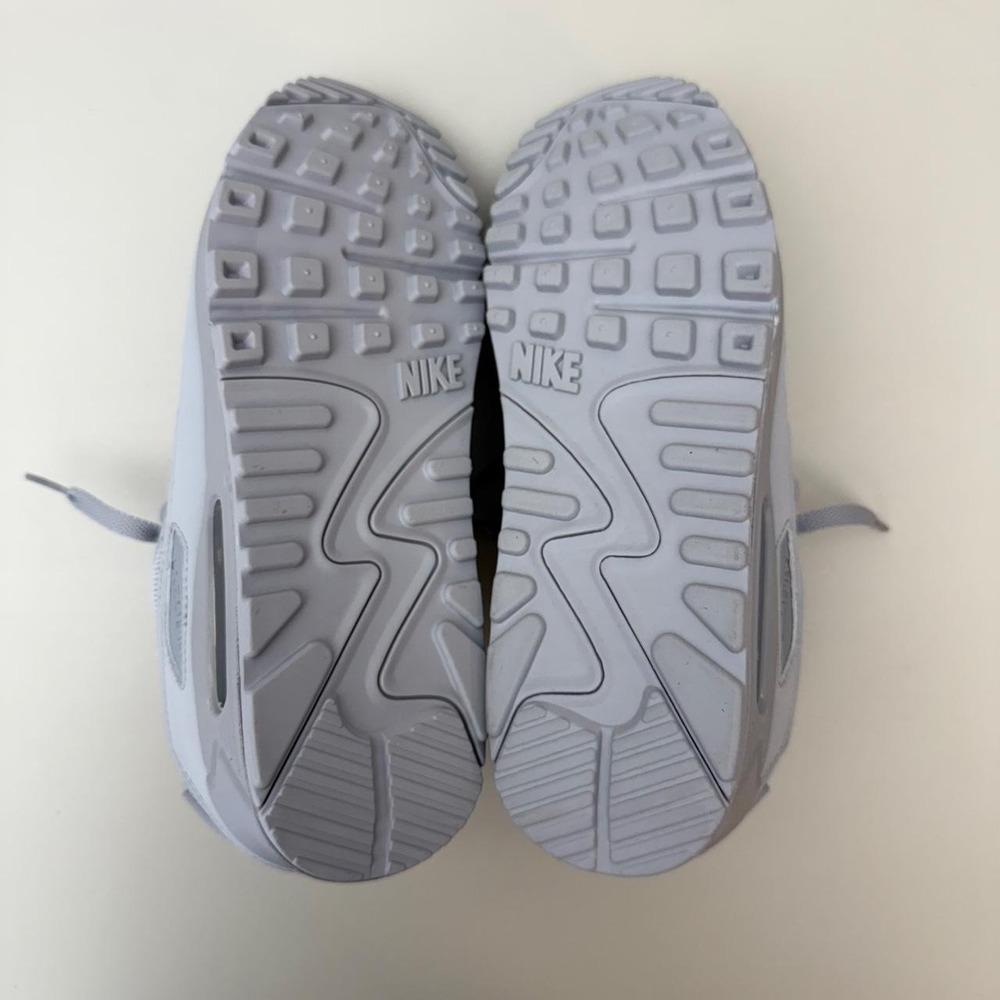 Nike Air Max 90 sneakers triple grey wolf grey size US 8.5 - Picture 6 of 7